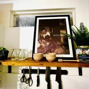  Apartment Cosy - Stylish - Close To Centre